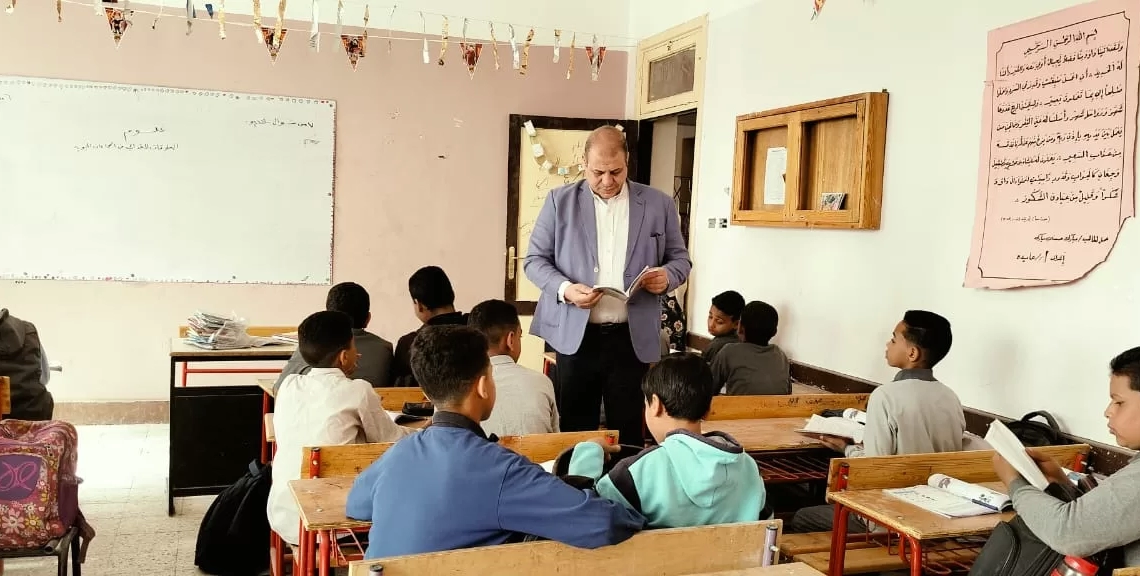 مدير تعليم قنا يتفقد حاجر قنا للتعليم الأساسي 19 - جريدة المساء