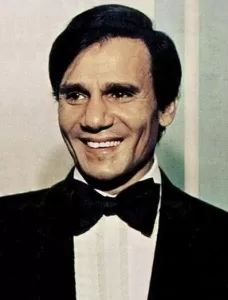 "الجامعة في قلب التطوير".. رئيس جامعة الزقازيق: نراهن على البحث العلمي وربط الخريج بسوق العمل 25 - جريدة المساء