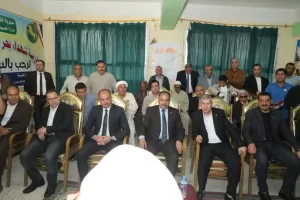 تخليداً لذكراهم الطيبة .. محافظ الشرقية يضع إكليلاً من الزهور على النصب التذكاري لشهداء مدرسة بحر البقر الإبتدائية 71 - جريدة المساء