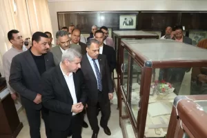 تخليداً لذكراهم الطيبة .. محافظ الشرقية يضع إكليلاً من الزهور على النصب التذكاري لشهداء مدرسة بحر البقر الإبتدائية 37 - جريدة المساء