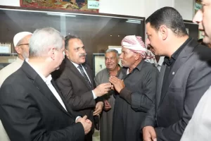 تخليداً لذكراهم الطيبة .. محافظ الشرقية يضع إكليلاً من الزهور على النصب التذكاري لشهداء مدرسة بحر البقر الإبتدائية 21 - جريدة المساء