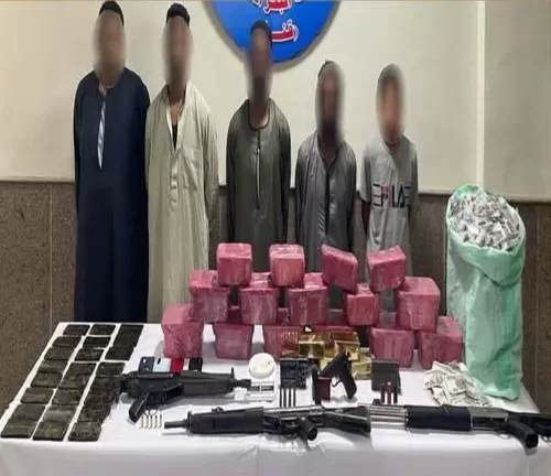 مقتل زعيم بؤرة إجرامية وضبط 7 عناصر بحوزتهم مواد مخدرة وأسلحة نارية في قنا 19 - جريدة المساء