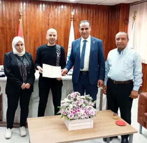 «جميعة» و «مدين» يكرمان محمود عبدالفتاح مدير المكتب الإعلامي بصحة الشرقية لتميزه وتعاونه المثمر 23 - جريدة المساء