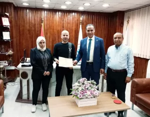 «جميعة» و «مدين» يكرمان محمود عبدالفتاح مدير المكتب الإعلامي بصحة الشرقية لتميزه وتعاونه المثمر 21 - جريدة المساء