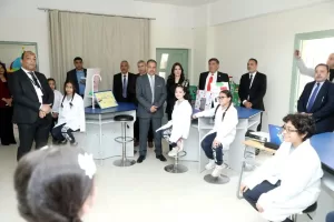 محافظ الشرقية يزور مجموعة مدارس الفؤاد الدولية للغات ويُتابع سير اليوم الدراسي بالفصول المدرسية ويشهد عروضاً فنية ورياضية 29 - جريدة المساء