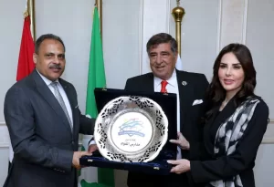 محافظ الشرقية يزور مجموعة مدارس الفؤاد الدولية للغات ويُتابع سير اليوم الدراسي بالفصول المدرسية ويشهد عروضاً فنية ورياضية 21 - جريدة المساء