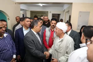 محافظ الشرقية يفاجئ العاملين بالإدارة العامة لحماية أملاك الدولة .. ويشدد علي تسهيل الإجراءات وإنهاء مصالح المواطنين 19 - جريدة المساء