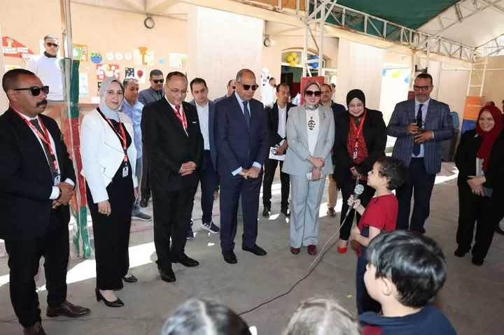 محافظ المنيا يزور مدرسة النيل المصرية الدولية ويشارك فى فاعليات مبادرة “معًا ضد السرطان” 60 - جريدة المساء