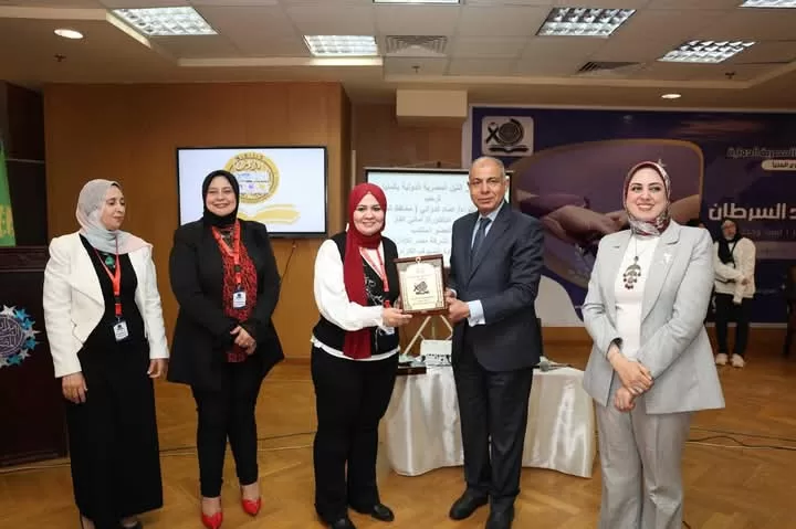 محافظ المنيا يزور مدرسة النيل المصرية الدولية ويشارك فى فاعليات مبادرة “معًا ضد السرطان” 78 - جريدة المساء