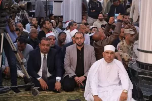 محافظ الشرقية يفتتح المسجد الكبير بكفر يوسف سلامه ويؤدي صلاة الجمعة بين جموع المصلين من أبناء القرية 20 - جريدة المساء