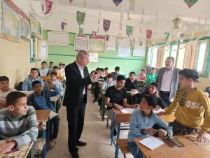 وكيل أول الوزارة يتفقد مدارس ههيا التعليمية ويشيد بانضباط العملية التعليمية وتكامل الجهود 32 - جريدة المساء