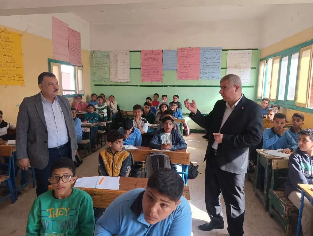 وكيل أول الوزارة يتفقد مدارس ههيا التعليمية ويشيد بانضباط العملية التعليمية وتكامل الجهود 18 - جريدة المساء