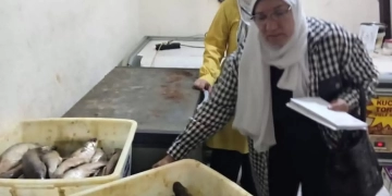 "تموين الجيزة" تضبط ١.٣ طن من الفسيخ والرنجة غير صالحة للاستهلاك الآدمي 2 - جريدة المساء "تموين الجيزة" تضبط ١.٣ طن من الفسيخ والرنجة غير صالحة للاستهلاك الآدمي 1 - جريدة المساء