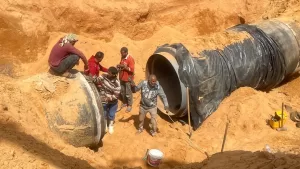 رئيس جهاز العاشر من رمضان يتابع ميدانيًا أعمال إصلاح كسر بخط مياه رئيسي بطريق بلبيس 26 - جريدة المساء رئيس جهاز العاشر من رمضان يتابع ميدانيًا أعمال إصلاح كسر بخط مياه رئيسي بطريق بلبيس 25 - جريدة المساء