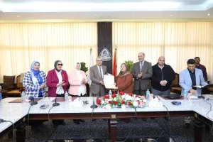 'أمهات من ذهب".. رئيس جامعة الزقازيق يُكرّم صانعات الأمل لعام 2025 25 - جريدة المساء