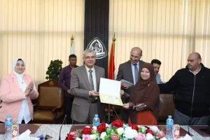 'أمهات من ذهب".. رئيس جامعة الزقازيق يُكرّم صانعات الأمل لعام 2025 23 - جريدة المساء