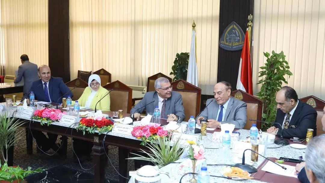 مجلس جامعة الزقازيق يشيد بتحرير سيناء ويهنئ الأقباط بعيد القيامة.. ويقر خططًا لتطوير البنية التحتية والدورات التدريبية 18 - جريدة المساء