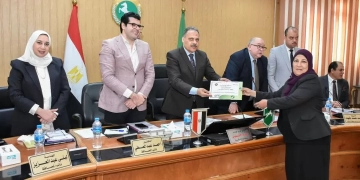 محافظ الشرقية يهنئ الرئيس بمناسبة ذكري أعياد تحرير سيناء وعيد العمال ويُكرم عدد من العاملين لبلوغهم السن القانوني للمعاش 1 - جريدة المساء