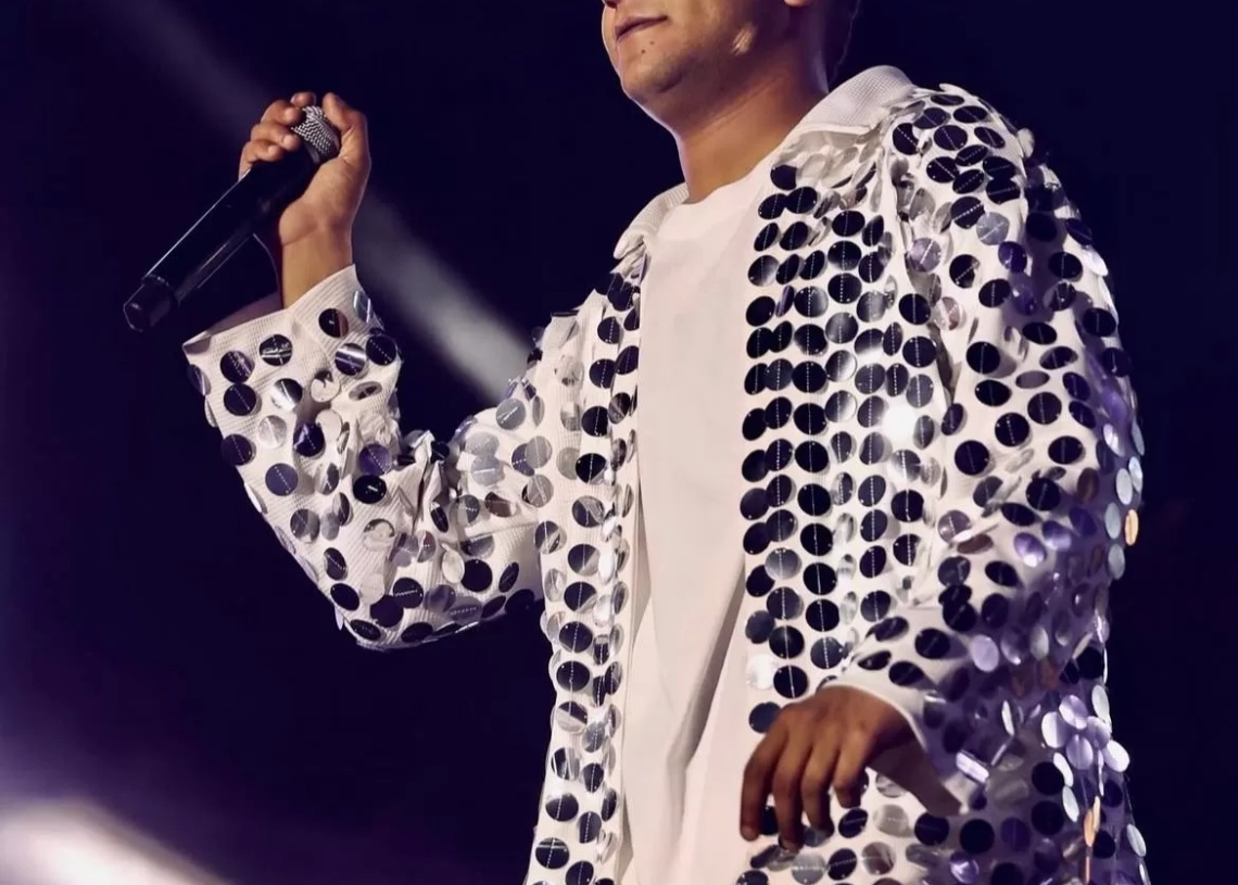 عصام صاصا يشعل حفل عيد الفطر بحضور جماهيري كامل العدد 19 - جريدة المساء