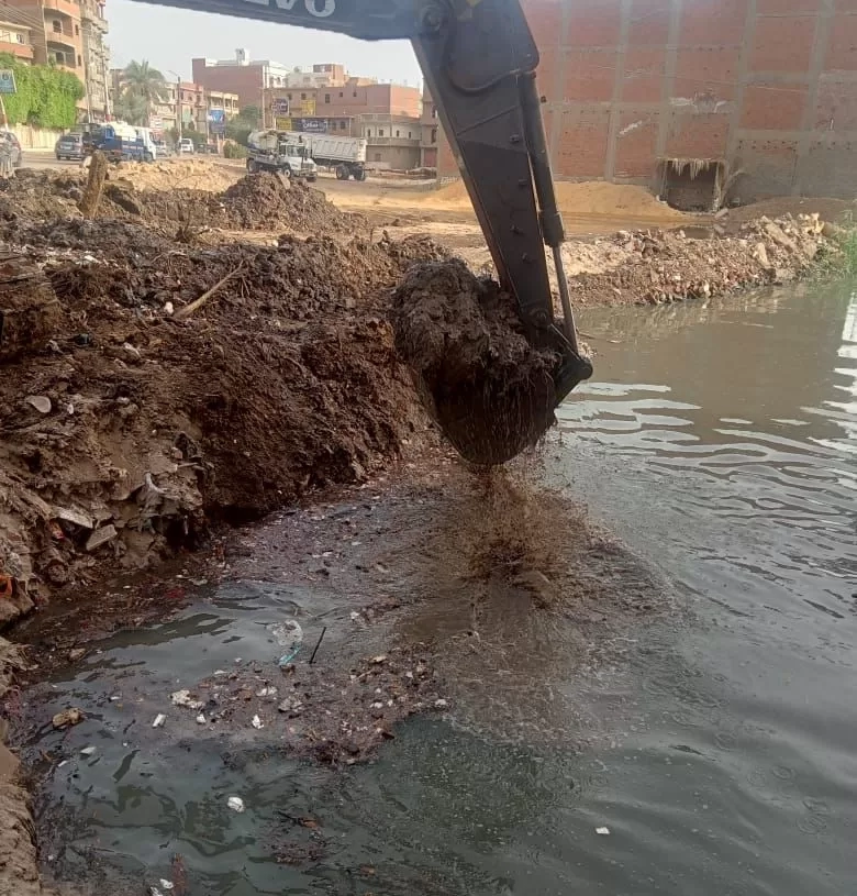 غرق المنازل والأراضي الزراعية في سنورس بسبب ارتفاع منسوب مياه مصرف غيط العلو 47 - جريدة المساء