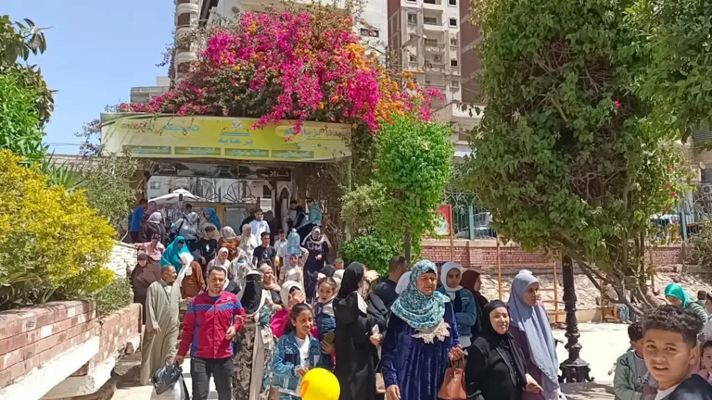 استمرار توافد المواطنين على حديقة الأسرة والرحلات النيلية بدسوق خلال عيد الفطر 27 - جريدة المساء
