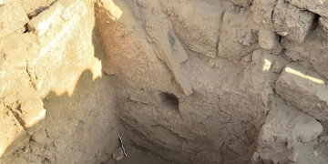 معبد الرامسيوم بالأقصر يبوح بجانب كبير من أسراره الجديدة.. مقابر من عصر الانتقال الثالث ومخازن للزيوت والعسل والدهون والنبيذ ..و401 تمثال من الفخار⁠ 1 - جريدة المساء