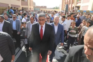 تمثال و٢١ اسما.. محافظ الجيزة يضع إكليلًا من الزهور على النُّصُب التذكاري لشهداء نزلة الشوبك- ما قصة العيد القومي لمحافظة الجيزة؟ 23 - جريدة المساء