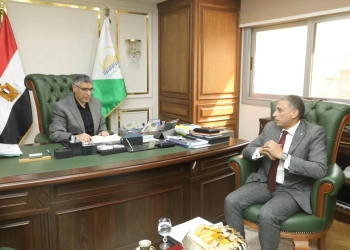 لقاء م.عادل النجار محافظ الجيزة مع سعيد عطية مدير مديرية التربية والتعليم بالجيزة