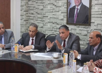 وكيل وزارة تعليم الجيزة في حوار مفتوح مع الطلبة والمدرسين حول نظام البكالوريا: يعتمد علي الفكر لا الحفظ 17 - جريدة المساء