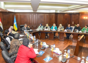 محافظ الإسكندرية يلتقي بالمستثمرين في منطقة الناصرية ويعِد بحل جميع المعوقات لدعم استثماراتهم 32 - جريدة المساء