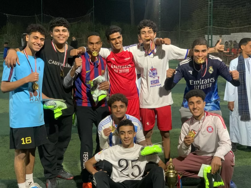 مدرسة الشهيد خيرت القاضي الثانوية تحصد كأس السوبر لكرة القدم بمحافظة قنا 27 - جريدة المساء