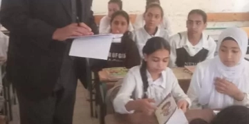 مدير إدارة المنيا التعليمية يتفقد عددًا من مدارس قرية ريدة 1 - جريدة المساء