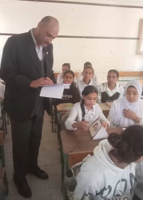 مدير إدارة المنيا التعليمية يتفقد عددًا من مدارس قرية ريدة 15 - جريدة المساء
