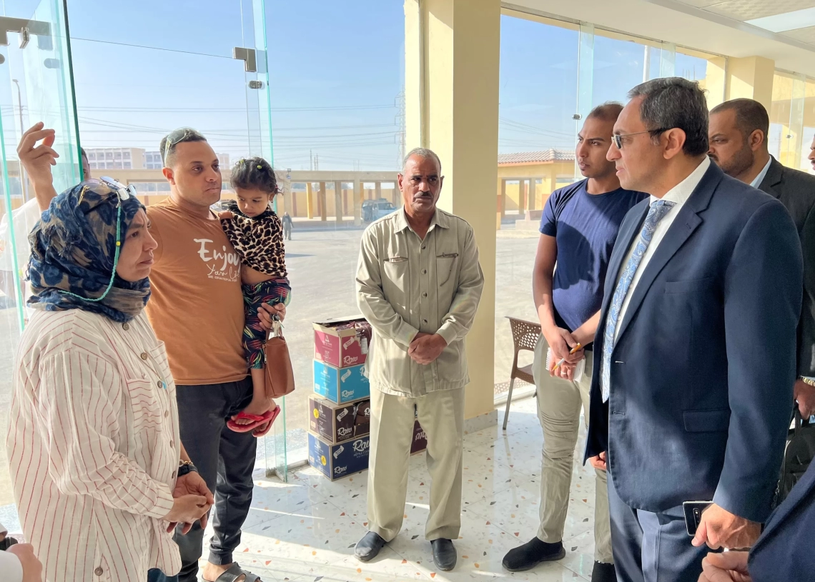 محافظ قنا يشهد التشغيل التجريبي لمجمع مواقف نقادة ويوجه بزيادة عدد المركبات لخدمة المواطنين 16 - جريدة المساء