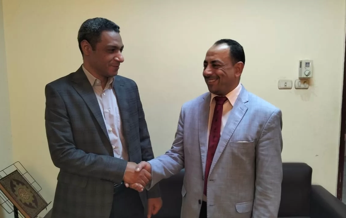 عميد كلية الحقوق بقنا يهنئ أعضاء هيئة التدريس والعاملين بعيد الفطر المبارك 15 - جريدة المساء