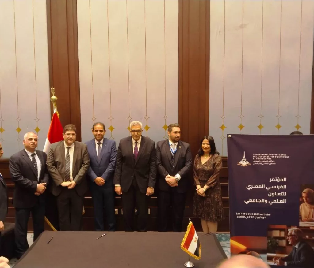 رئيس جامعة بورسعيد يشارك فى المؤتمر الفرنسى المصرى للتعاون العلمى والجامعى    21 - جريدة المساء