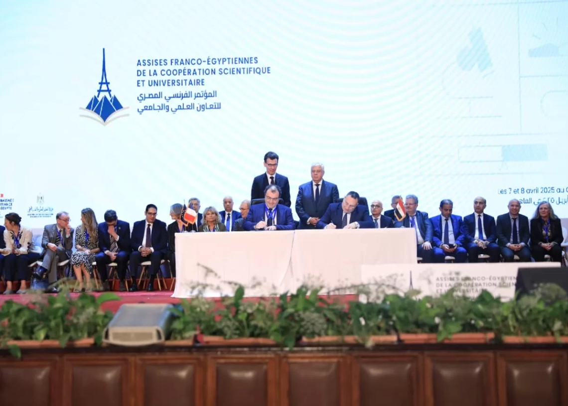 رئيس جامعة الإسكندرية يوقع خمس بروتوكولات تعاون مع جامعات فرنسية 19 - جريدة المساء