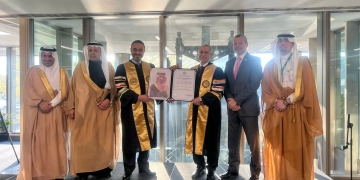 الأكاديمية العربية تمنح الأمير خالد بن بندر الدكتوراه الفخرية في العلوم الإنسانية 1 - جريدة المساء