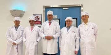 رئيس هيئة الرعاية الصحية فى زيارة ميدانية لأكبر مصنع في العالم لإنتاج الألبيومين البشري المخلق (المؤتلف Recombinant) ومشتقات الدم بتقنية "البايو تكنولوجي فى الصين 7 - جريدة المساء