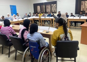 طلاب من ذوى الإعاقة