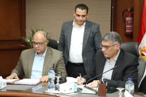 عقب تحريك أسعار المواد البترولية.. محافظ الجيزة يعتمد التعريفة الجديدة لسيارات السرفيس والنقل الجماعي | مرفق الأسعار 23 - جريدة المساء