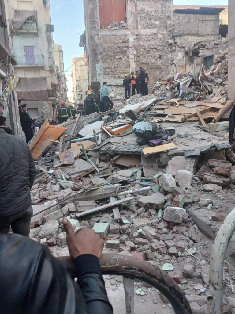 انهيارات متتالية بعقارات منطقة اللبان في الإسكندرية 23 - جريدة المساء