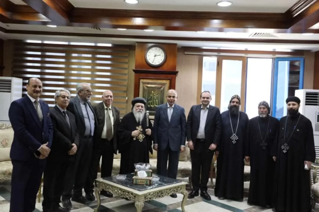محافظ المنيا يلتقي الأنبا ديمتريوس لبحث عدد من الملفات بمركزي ملوي وديرمواس 17 - جريدة المساء