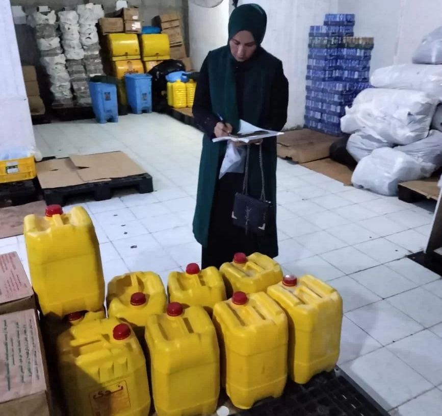 ضبط أكثر من 2 طن زيوت ودقيق وسولار في حملة تموينية بالدقهلية 18 - جريدة المساء
