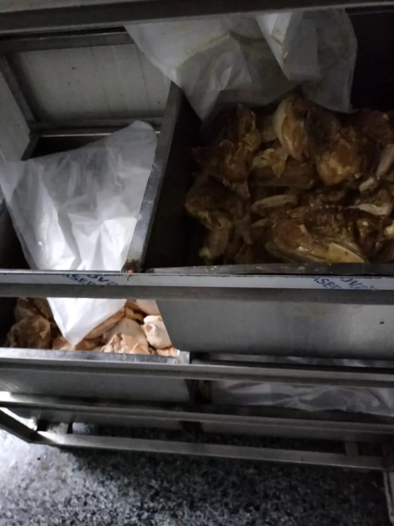 ضبط أكثر من 2 طن زيوت ودقيق وسولار في حملة تموينية بالدقهلية 22 - جريدة المساء