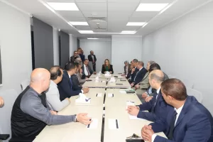 لقاء موسع بين وزير الاتصالات ورواد الأعمال والمهنيين المستقلين والمتدربين بجامعه بنها 23 - جريدة المساء