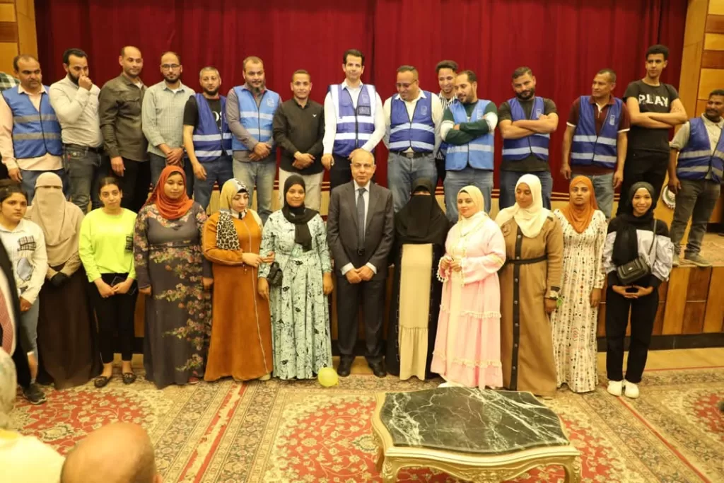 محافظ المنيا يسلم 23 جهاز عروسة للفتيات الأولى بالرعاية بالتعاون مع مؤسسة "حياة كريمة" 22 - جريدة المساء