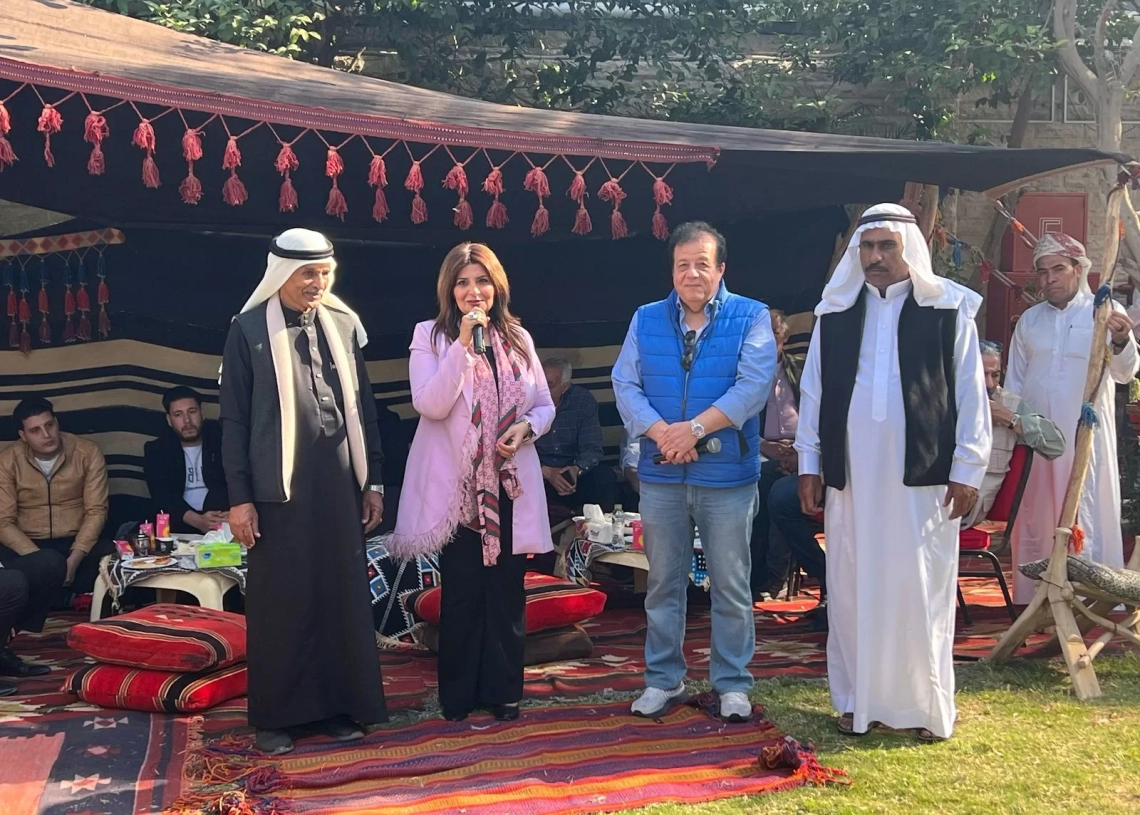 استعدادا لافتتاح مشروع التجلى الأعظم وبرعاية المحافظ.. مشايخ جنوب سيناء ونجوم المجتمع يشاركون فى مؤتمر على ضفاف النيل للترويج لمدينة سانت كاترين د.عاطف عبد اللطيف : استخدام السينما والدراما فى تقديم المدينة المقدسة للعالم .. الشيخ جميل عطية : 480 نباتا نادرا فى كاترين منها 23 لا توجد بأى دولة 19 - جريدة المساء