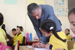 نسب الحضور جيدة.. وكيل وزارة التعليم يشيد بمدارس الجيزة 27 - جريدة المساء