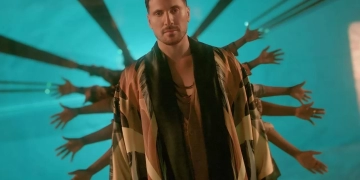 عزيز عبدو يقدم موسيقى الأمابيانو في كليب "عالم تاني" 1 - جريدة المساء